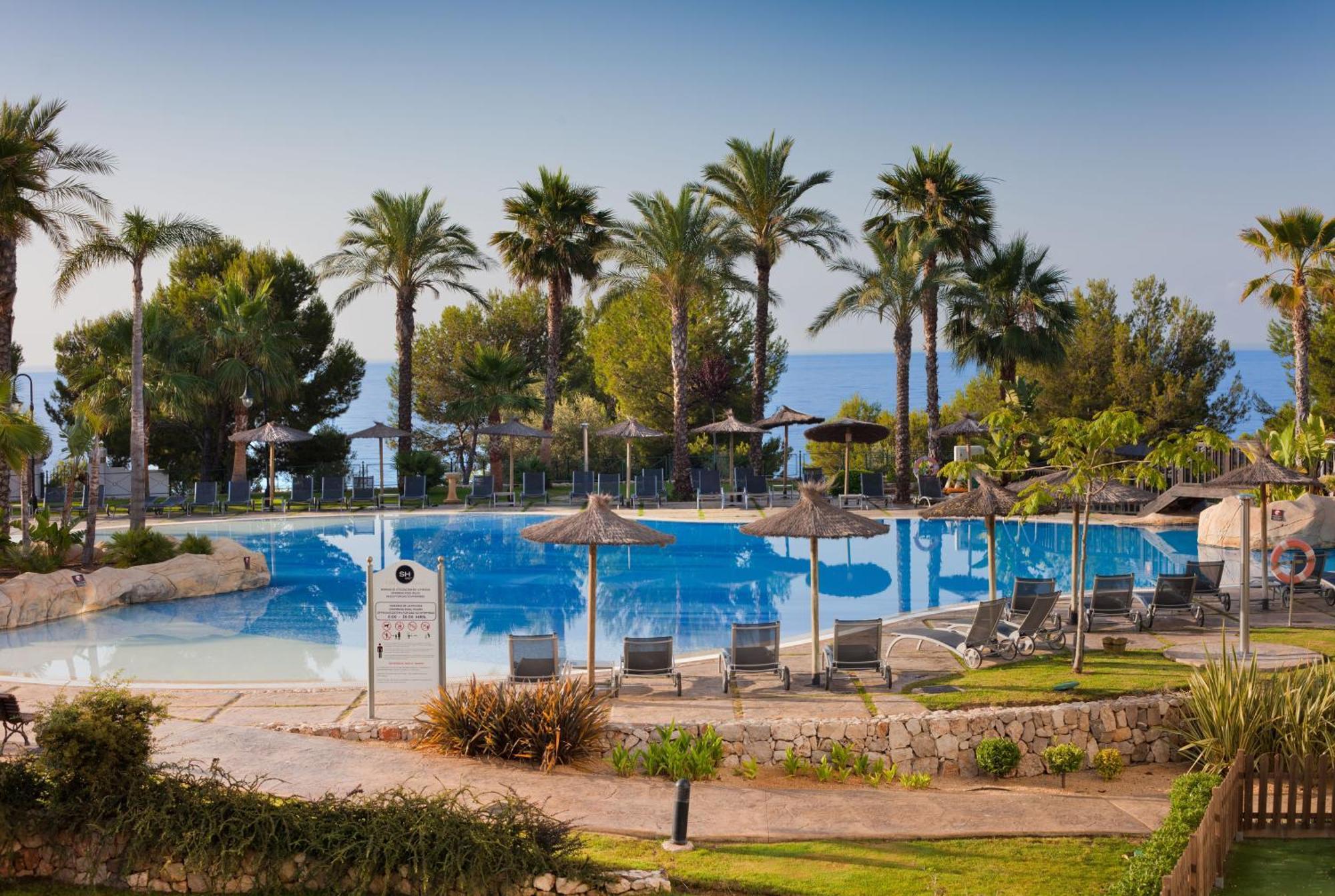 Sh ヴィラ ガデア アルテア エクステリア 写真 Pool at the resort